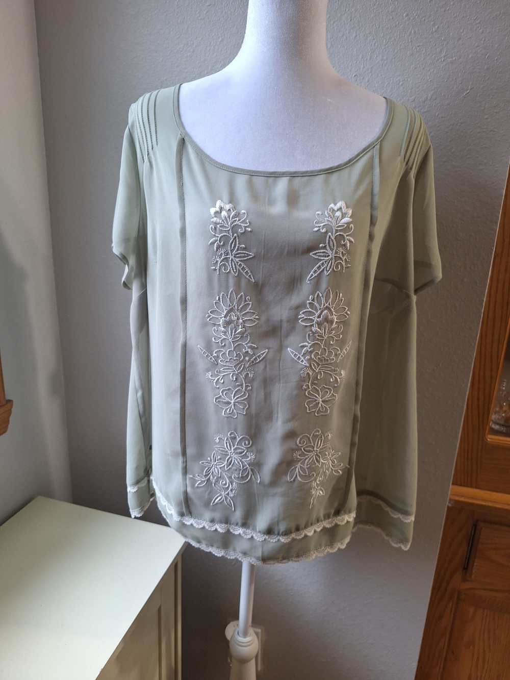 torrid Sage Green Scoop Neck Blouse with White Floral Embroidery